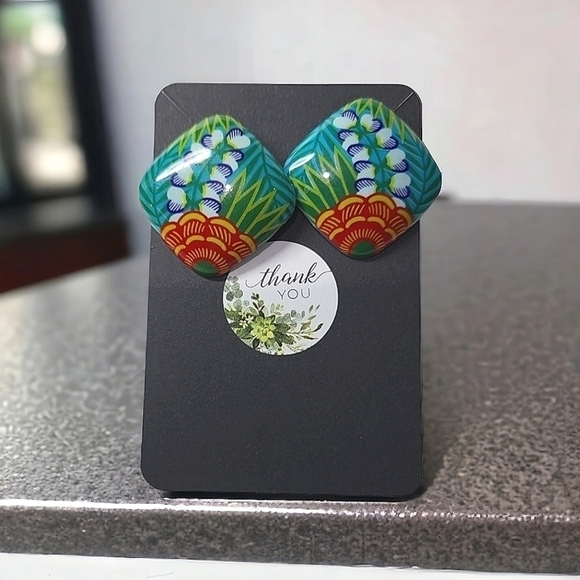 Jewelry - Timeless Vintage Floral Earrings